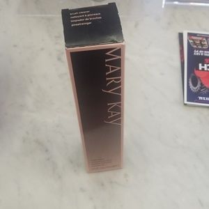 Mary Kay makeup brush cleaner